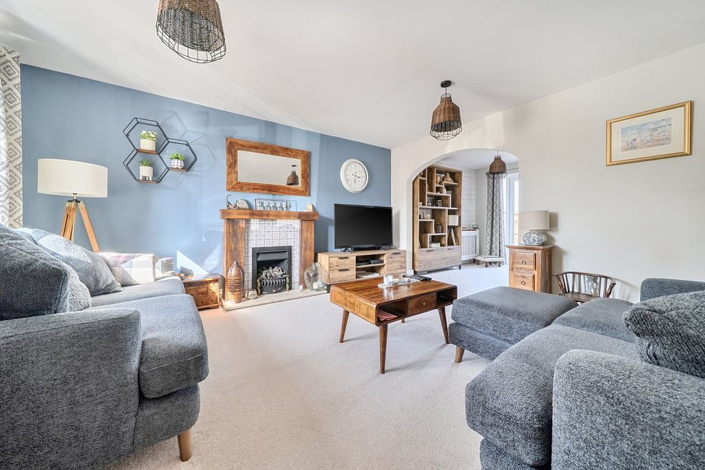 Property photo 3 of 26