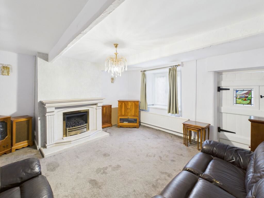 Property photo 2 of 25