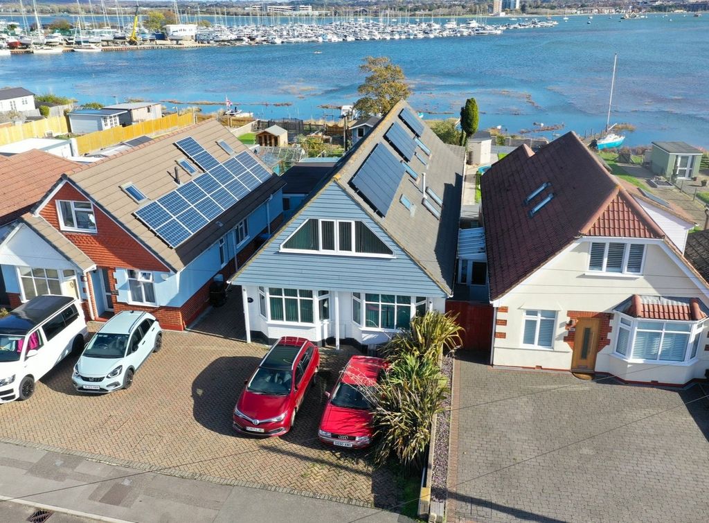 Property photo 3 of 46