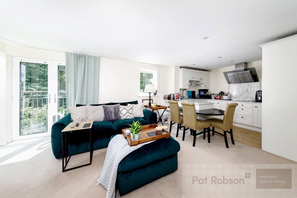 Property photo 3 of 16 Picture 3