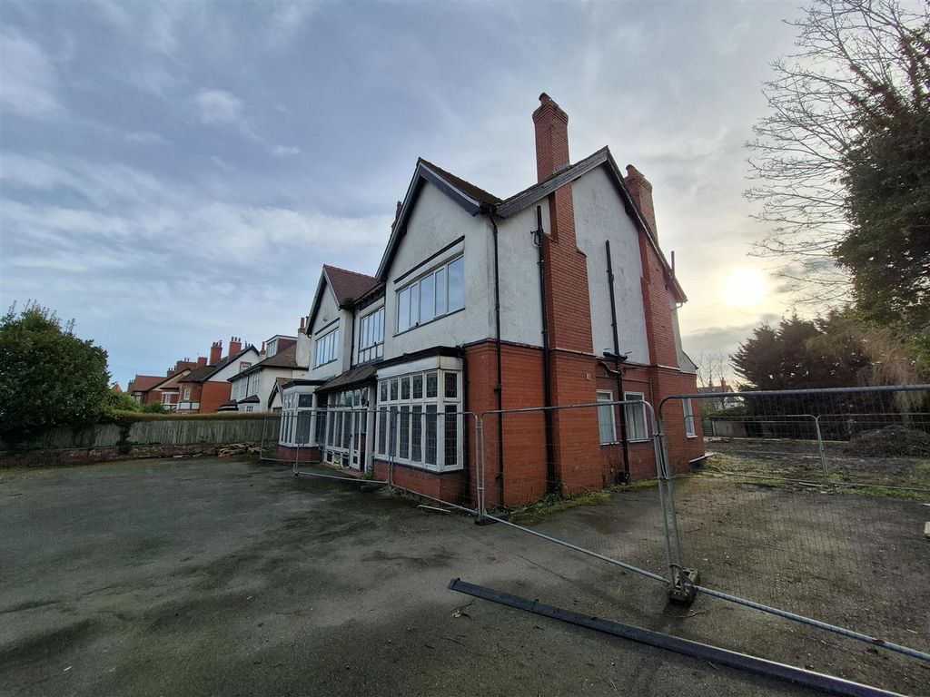 Property photo 3 of 21 000 Exterior c.Jpg