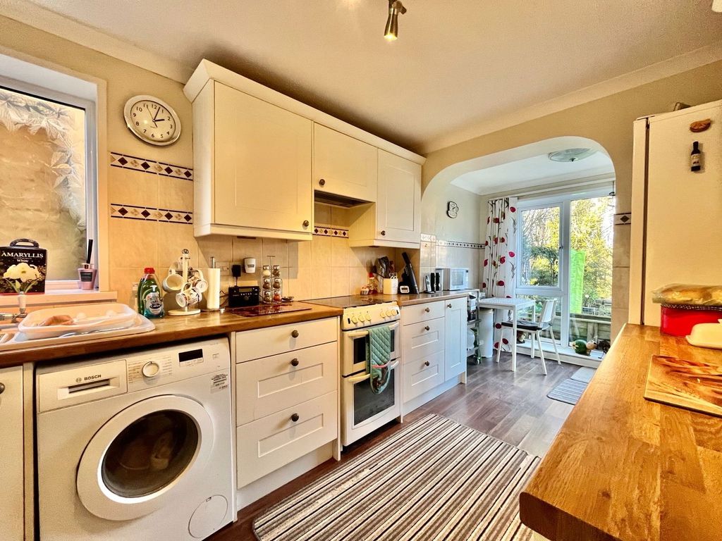 Property photo 3 of 23