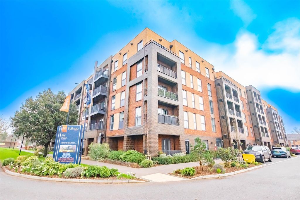 Property photo 1 of 19