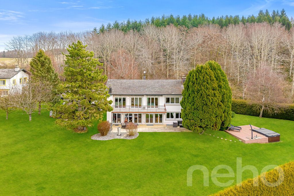 Property photo 3 of 12