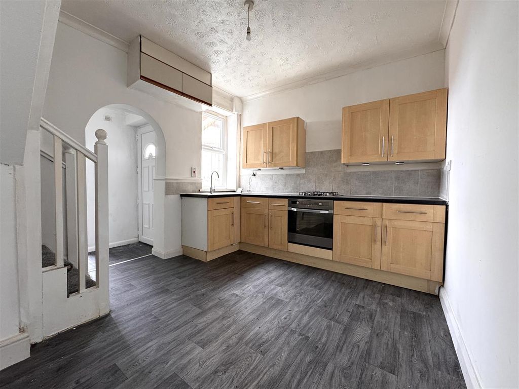 Property photo 3 of 18 Kitchen Dining Room