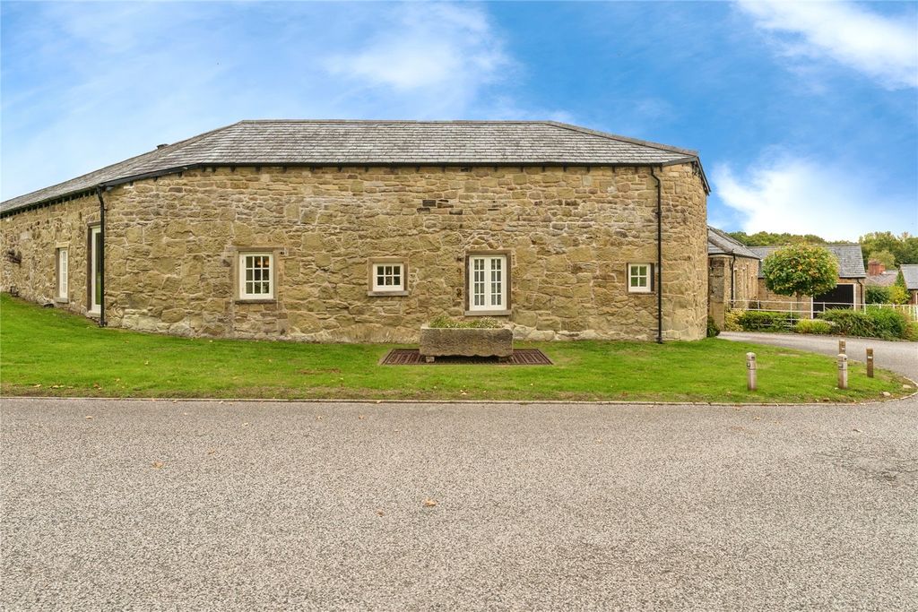 Property photo 3 of 23 Side Elevation