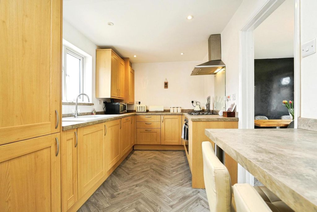 Property photo 2 of 20 Pbox-Img.Jpg