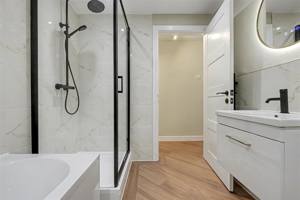 Property photo 3 of 37 Bathroom