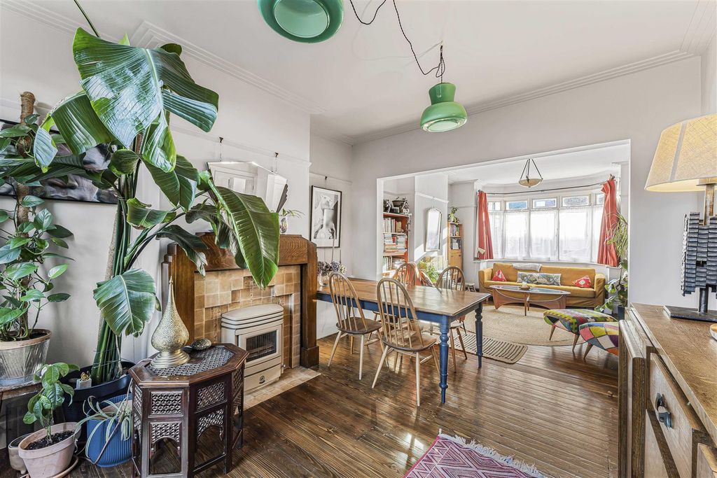 Property photo 2 of 28 2