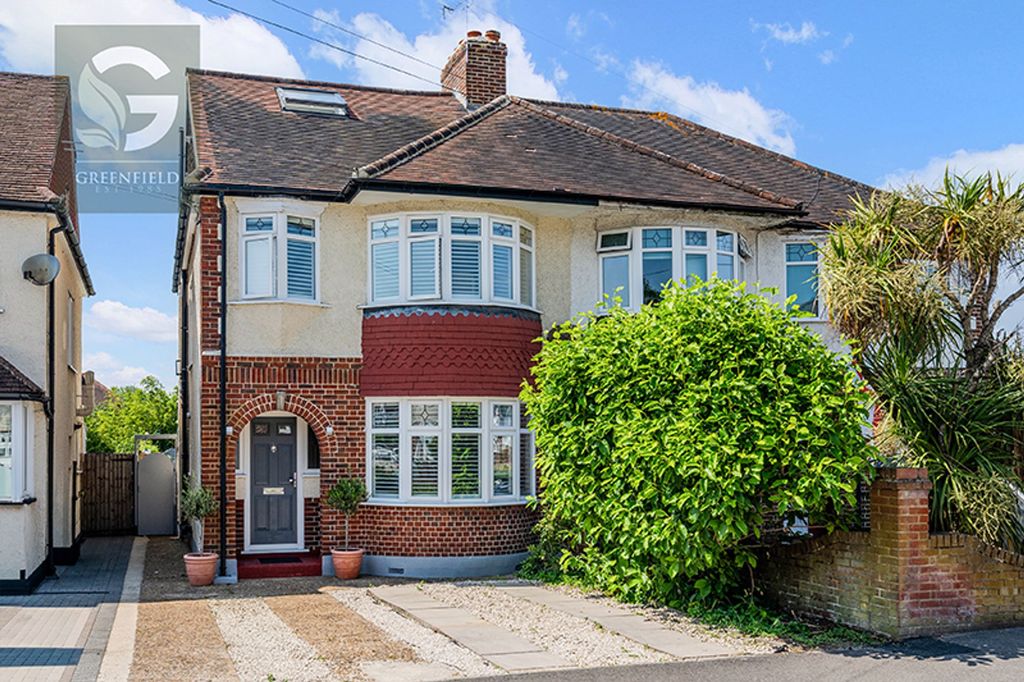 Property photo 1 of 16 Station Avenue, West Ewell, Epsom, Surrey, Kt19