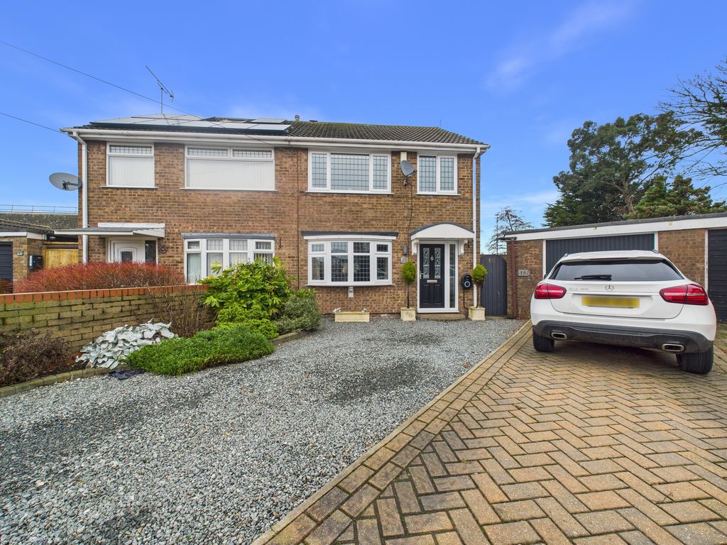 Property photo 1 of 32