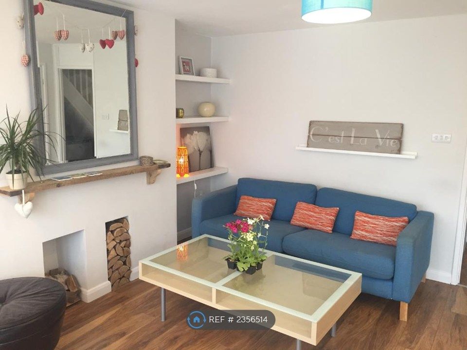 Property photo 1 of 17 Lounge