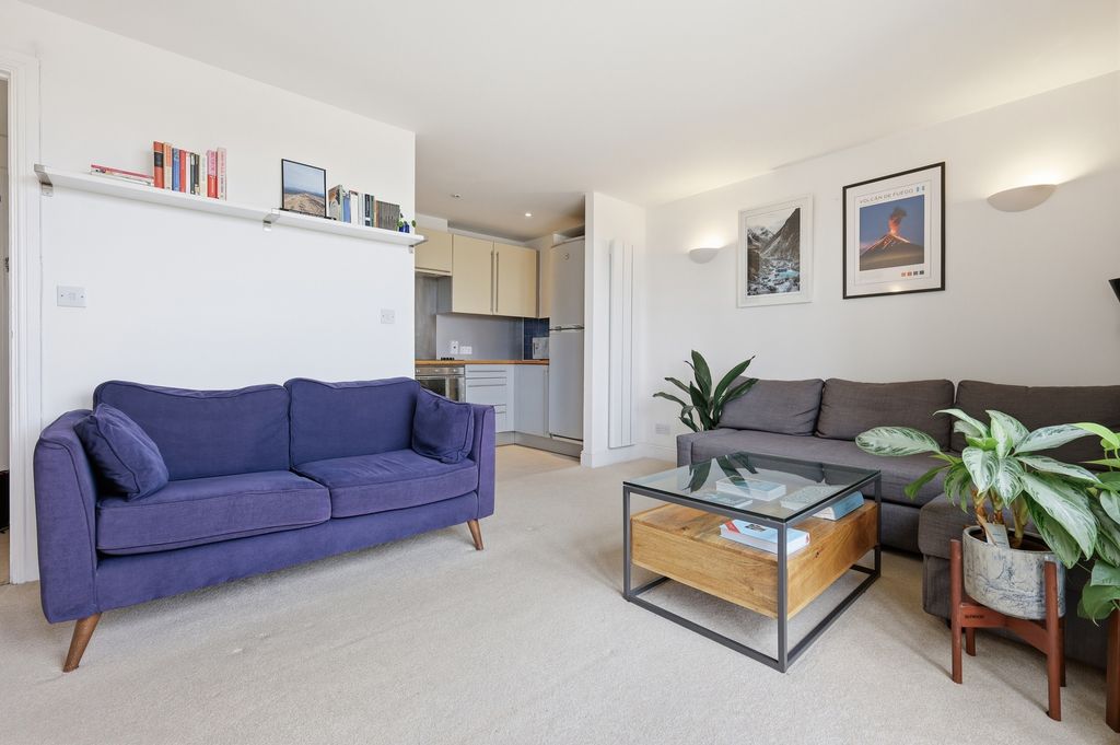 Property photo 3 of 19 10_Img_8100