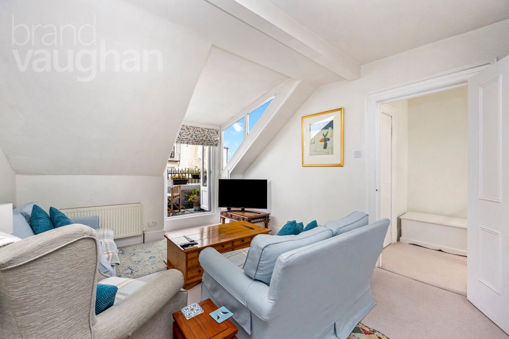 Property photo 2 of 16 Picture 2