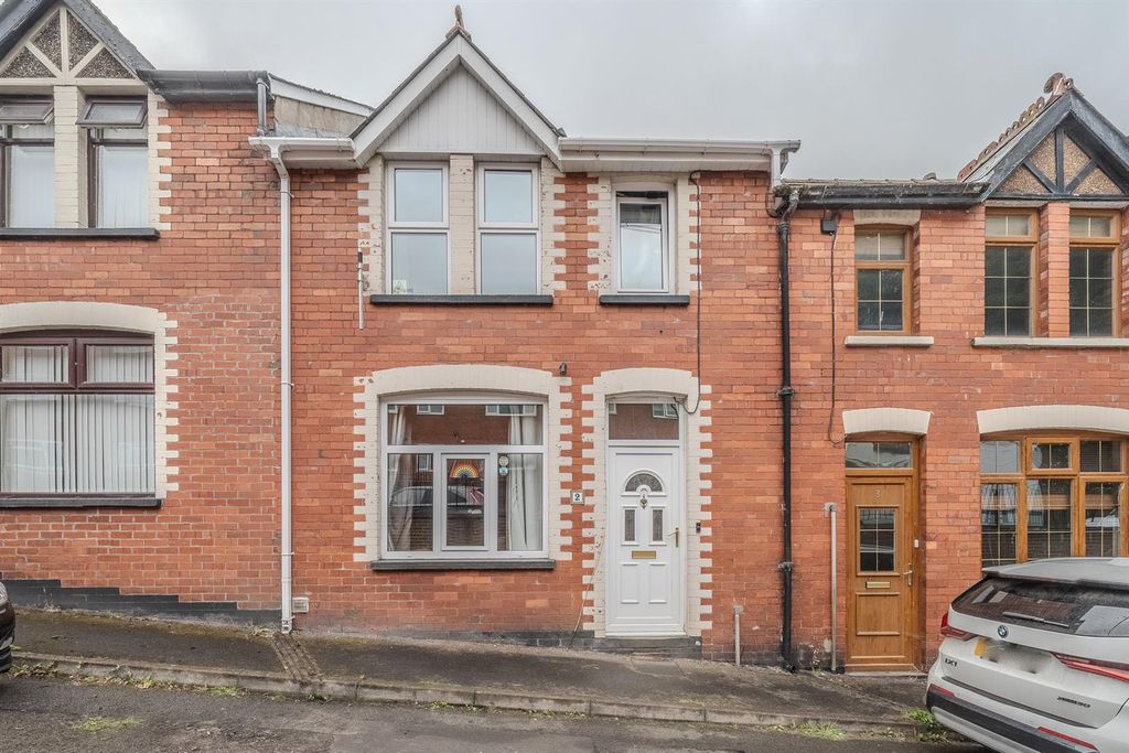Property photo 1 of 19 2 Woodview Terrace-19.Jpg