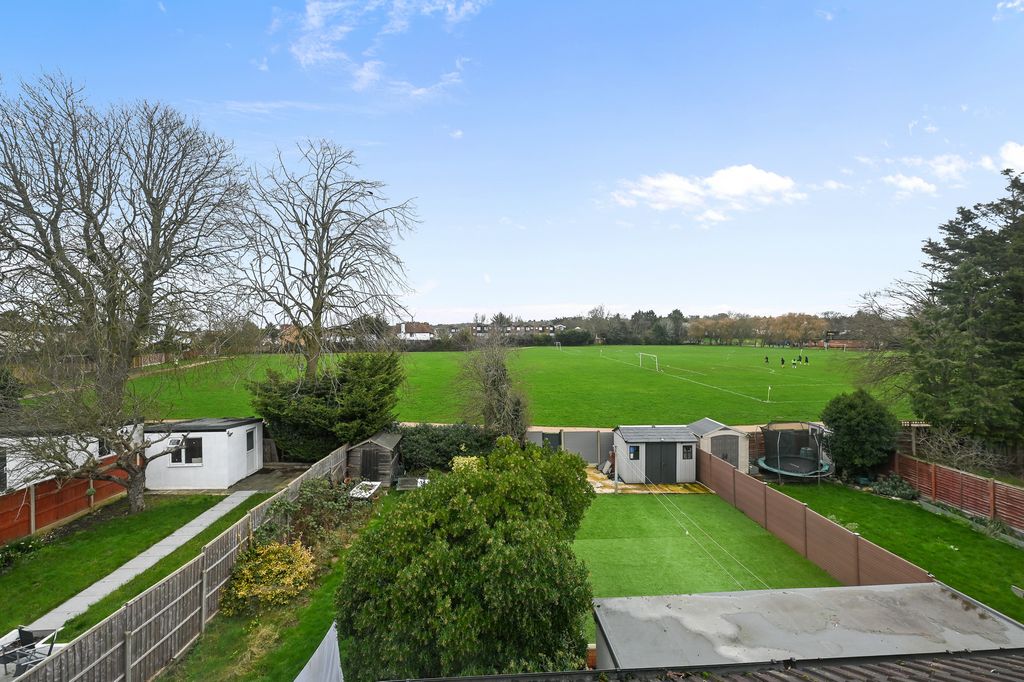 Property photo 1 of 11 9