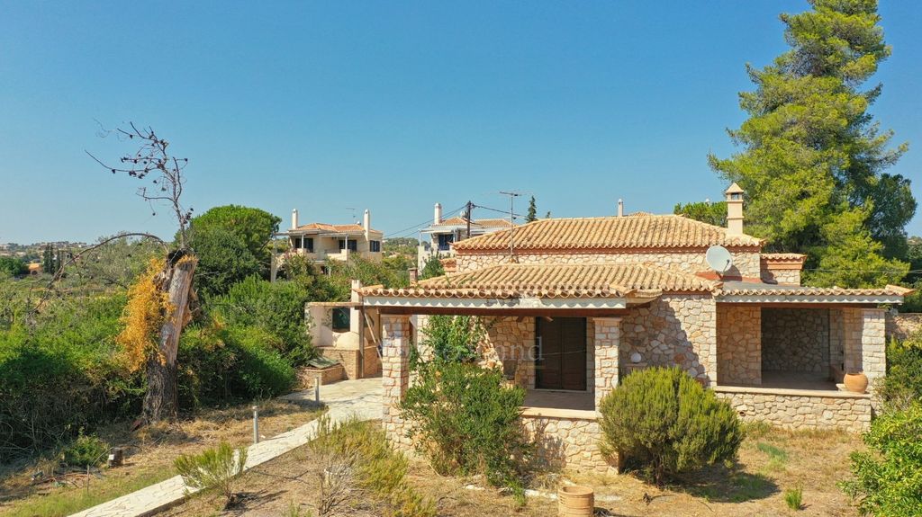 Property photo 3 of 44