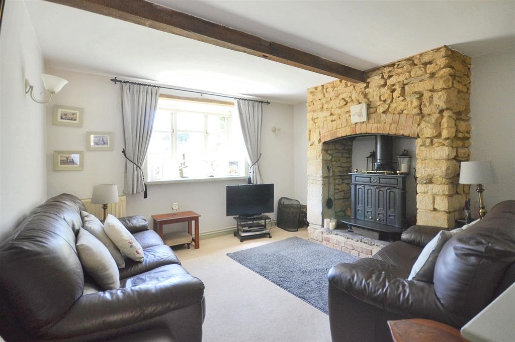 Property photo 2 of 13 Sitting Room