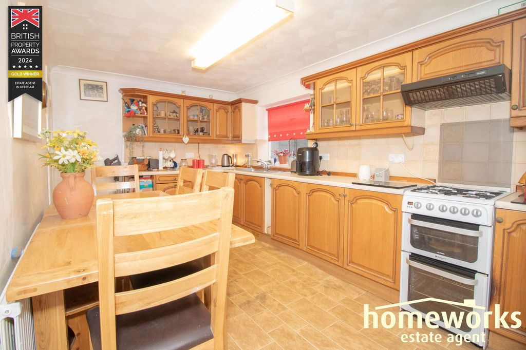 Property photo 3 of 13