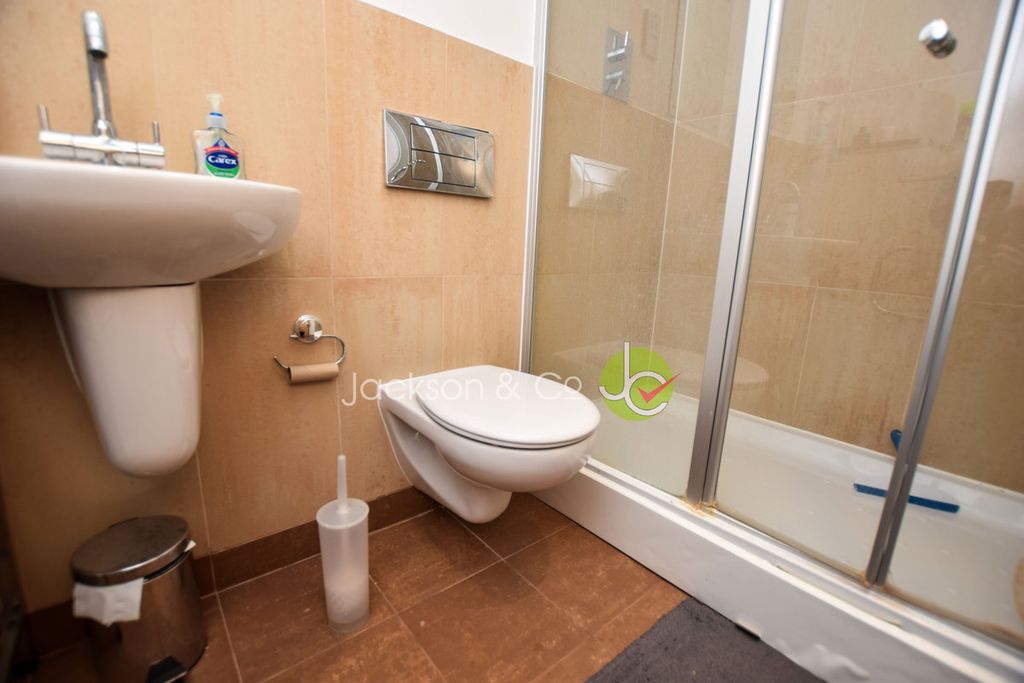 Property photo 3 of 7