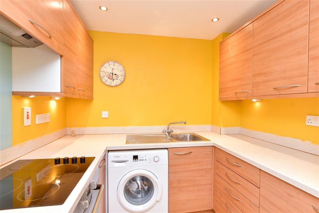 Property photo 1 of 8 Kitchen