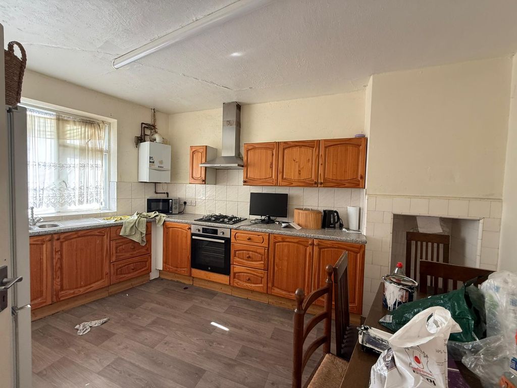 Property photo 3 of 4