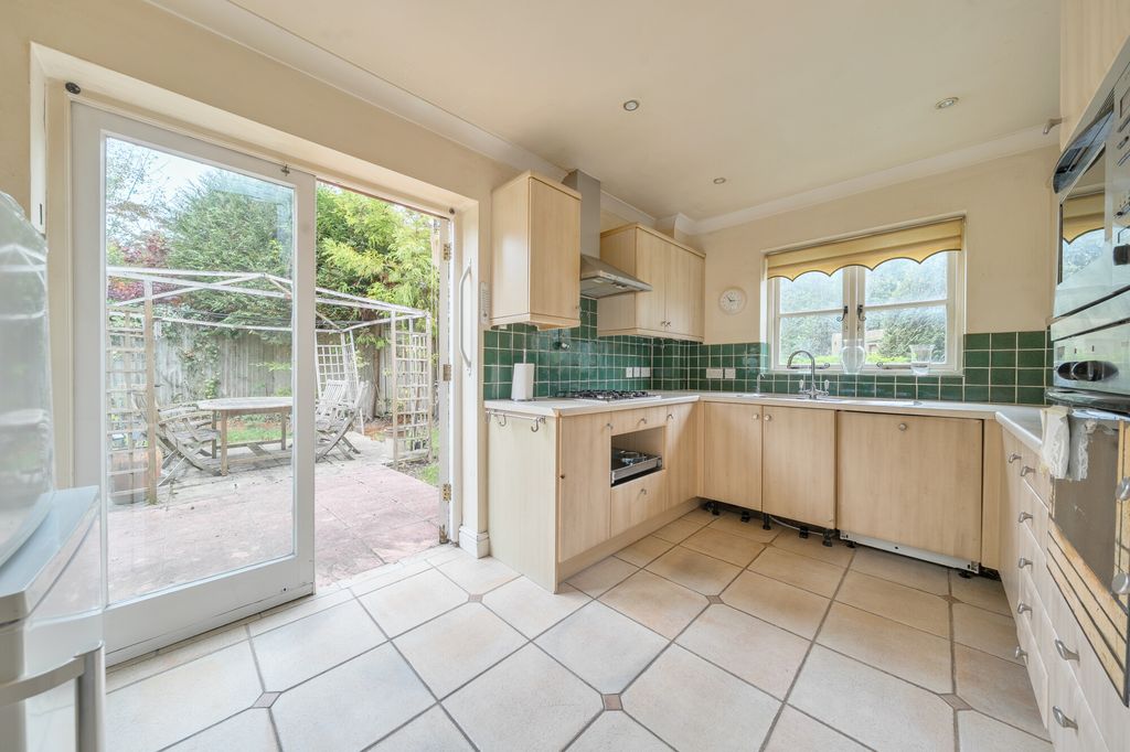 Property photo 3 of 12