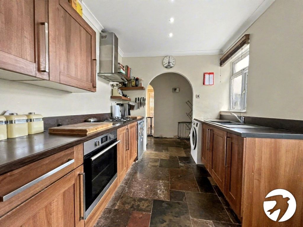 Property photo 3 of 12 Kitchen