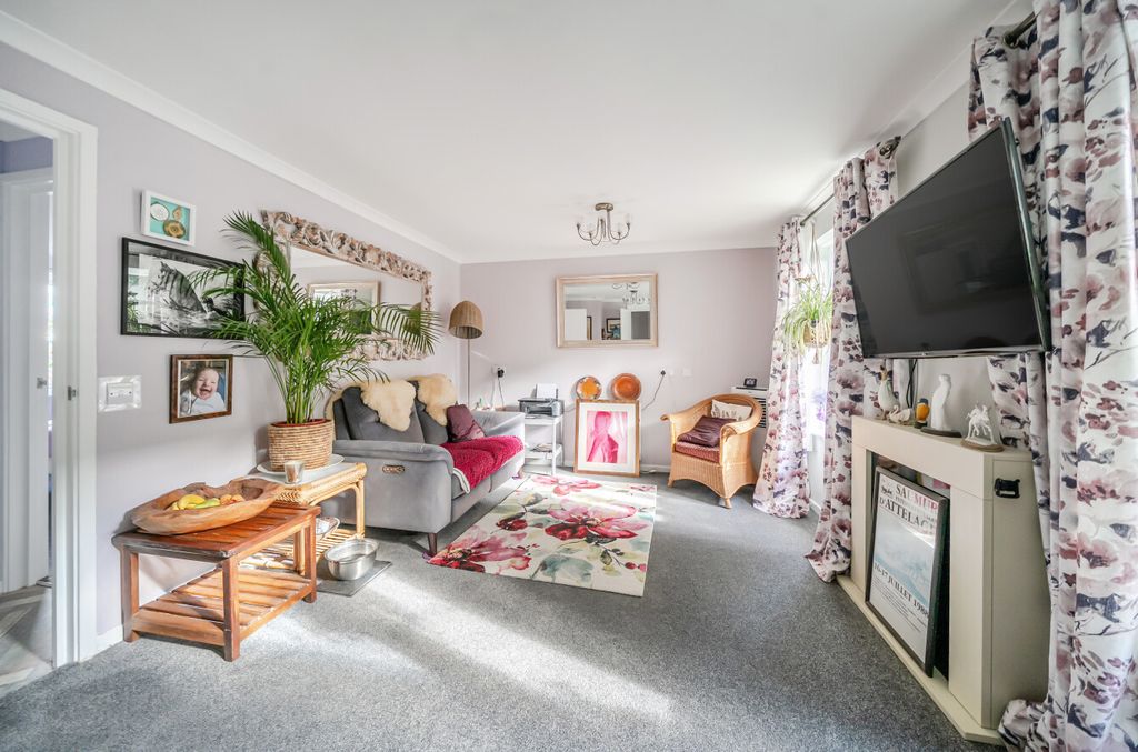 Property photo 3 of 12 1343532-12-68B081...