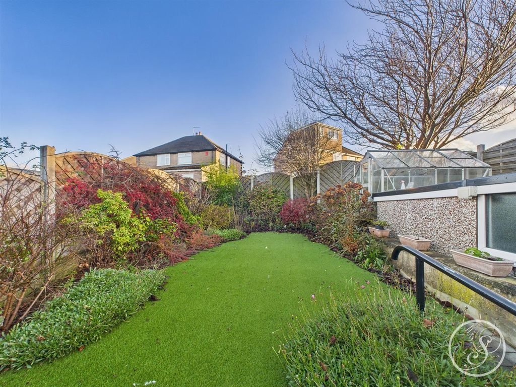 Property photo 2 of 14 External