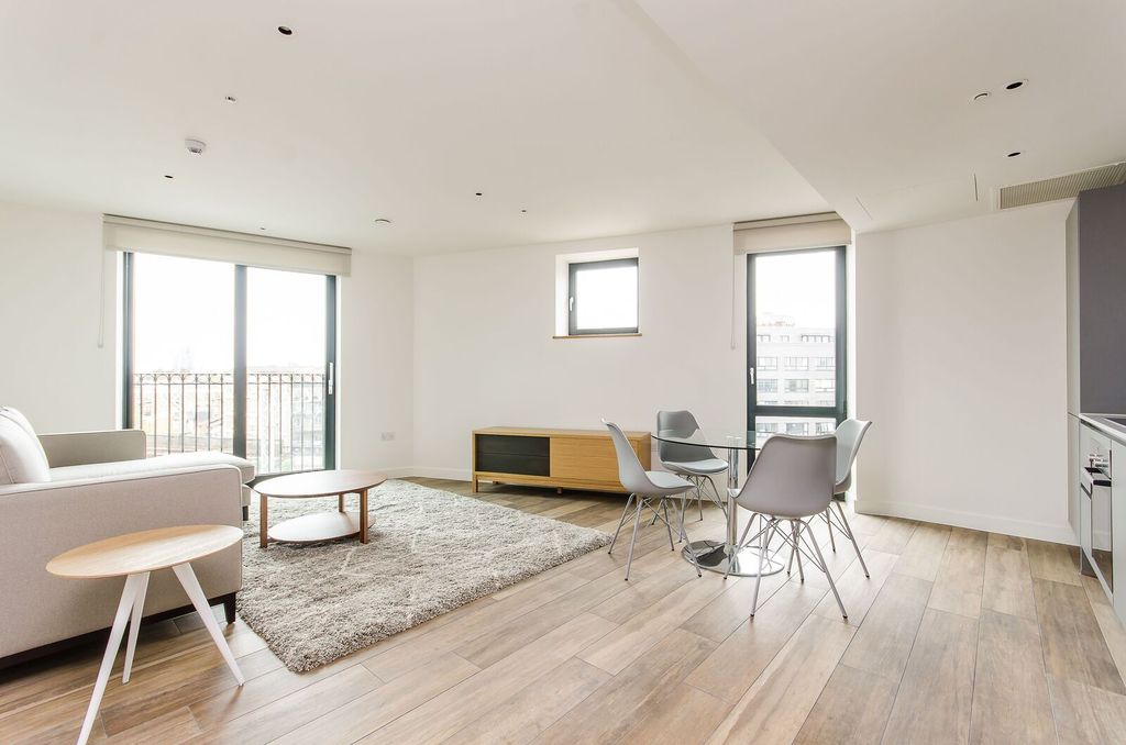 Property photo 1 of 21