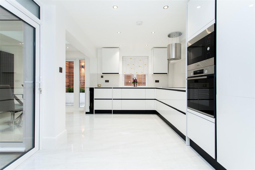 Property photo 2 of 10 4.Jpg