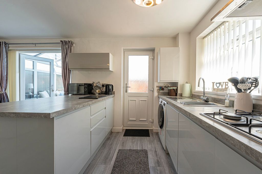 Property photo 2 of 55