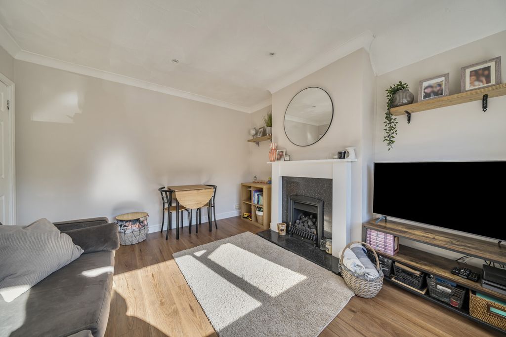 Property photo 3 of 19 1349569-9-68Baac5...