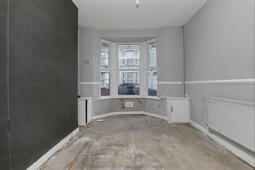 Property photo 2 of 11 9 Wulstan Street, Liverpool L4 1Ra