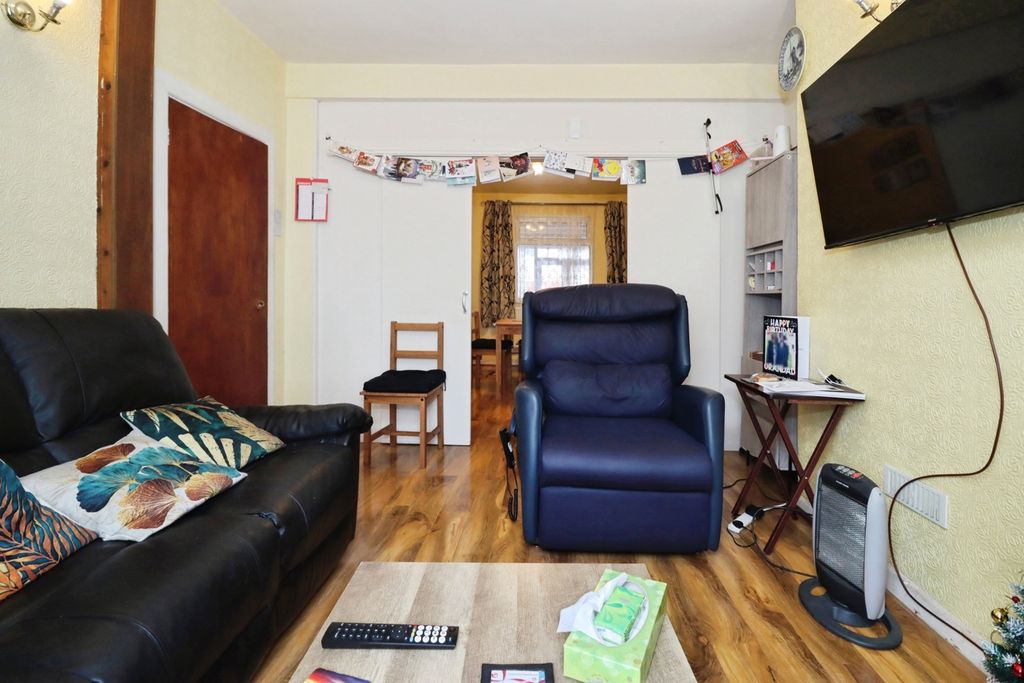 Property photo 2 of 17 Pbox-Img.Jpg