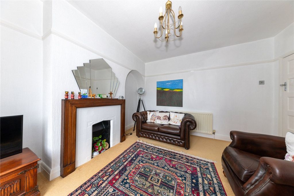 Property photo 3 of 27 Picture No. 06