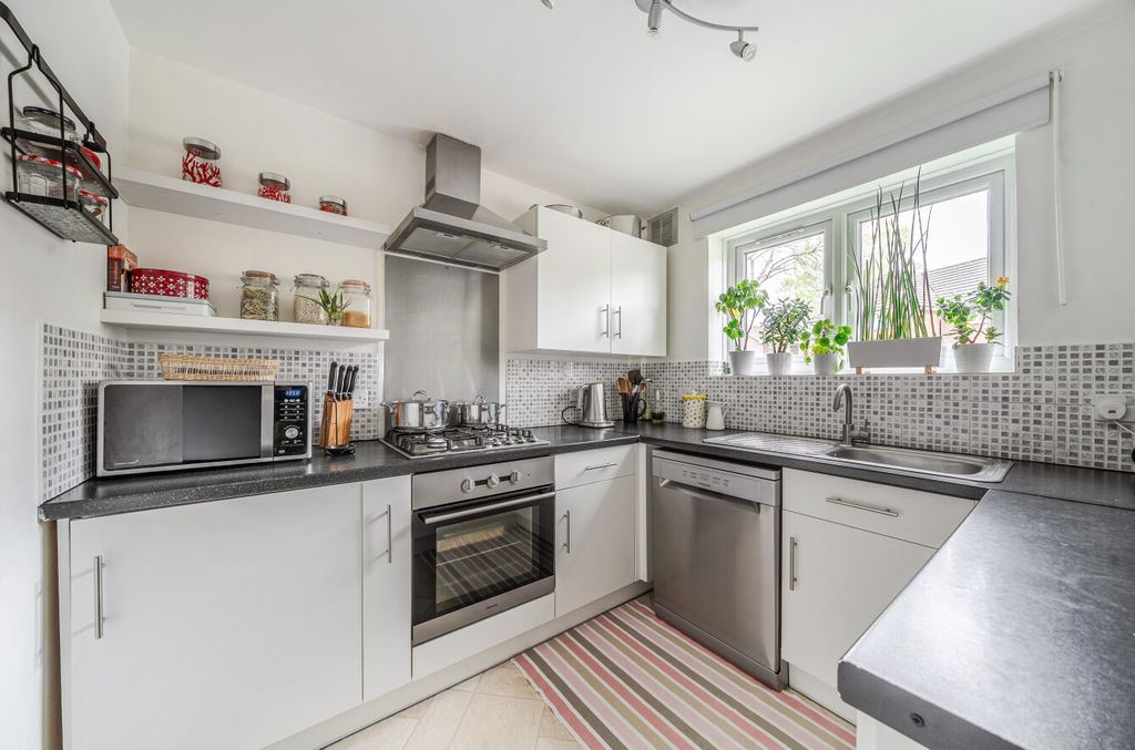 Property photo 3 of 18 1440952-12-69Dcf3...