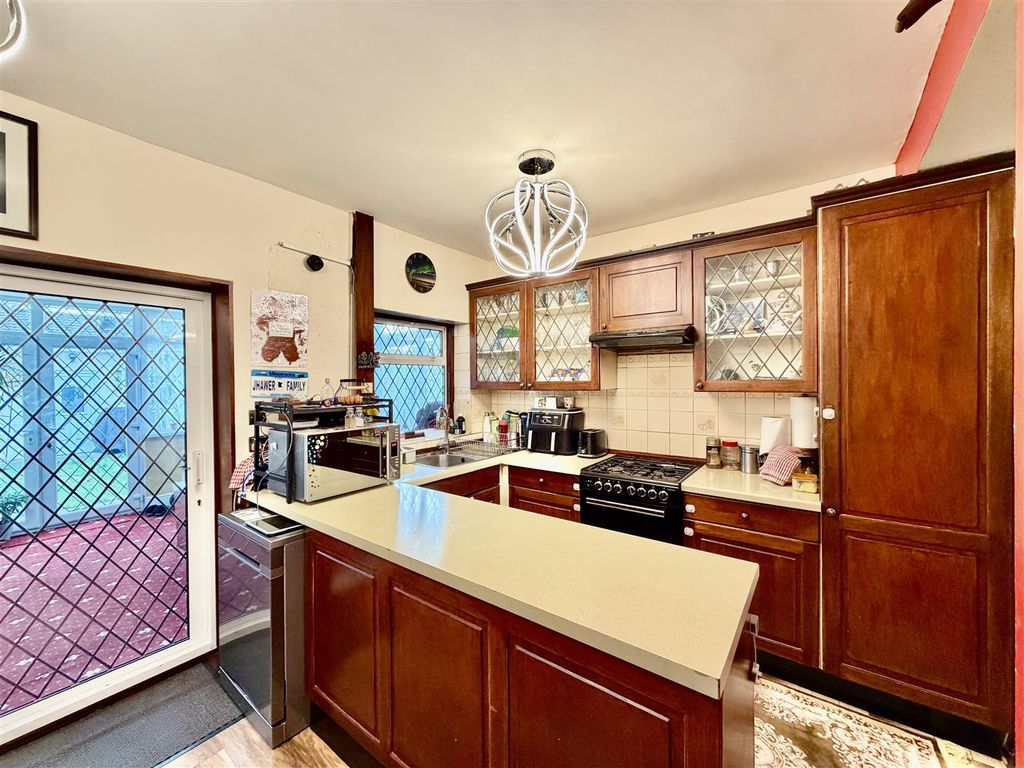 Property photo 3 of 13 Kitchen