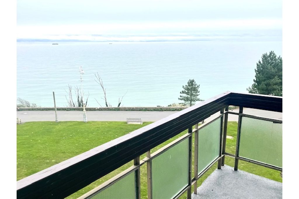 Property photo 3 of 13 Balcony