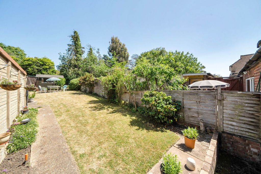 Property photo 2 of 20