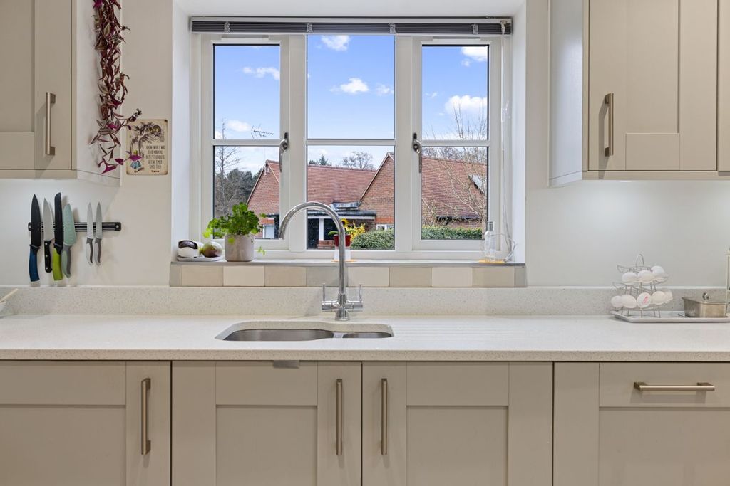 Additional image 16 of 4 bed detached house for saleTanners Reach, Petersfield, Hampshire GU32
