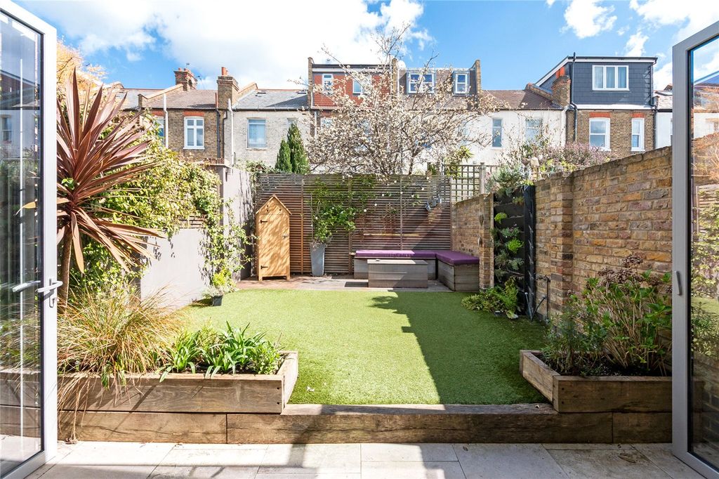 Property photo 2 of 13 Picture No. 20