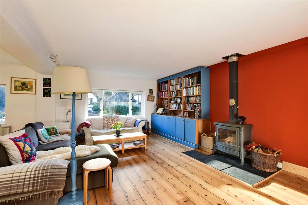 Property photo 2 of 18 Picture No. 13