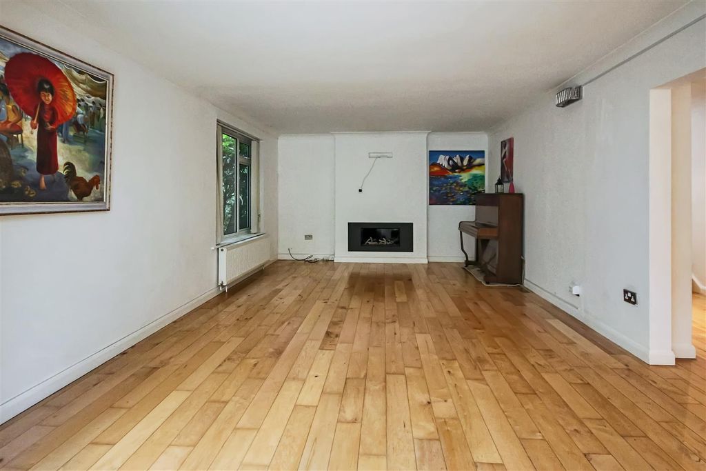Property photo 2 of 17 Living Room