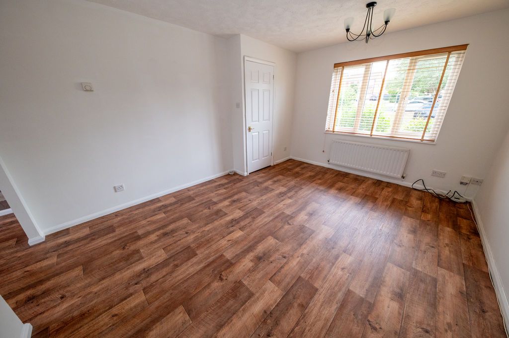 Property photo 2 of 18 Photo 11