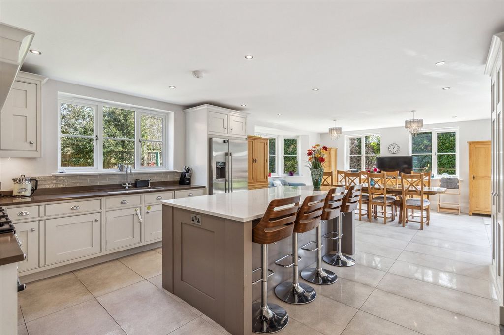 Property photo 2 of 17 Kitchen