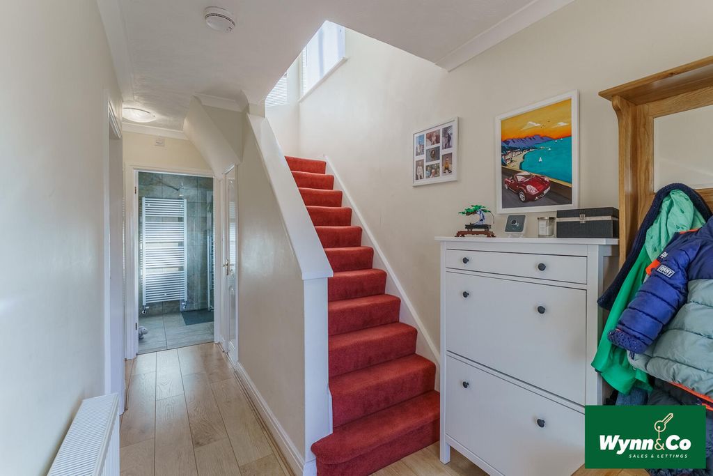 Property photo 3 of 31 Hallway