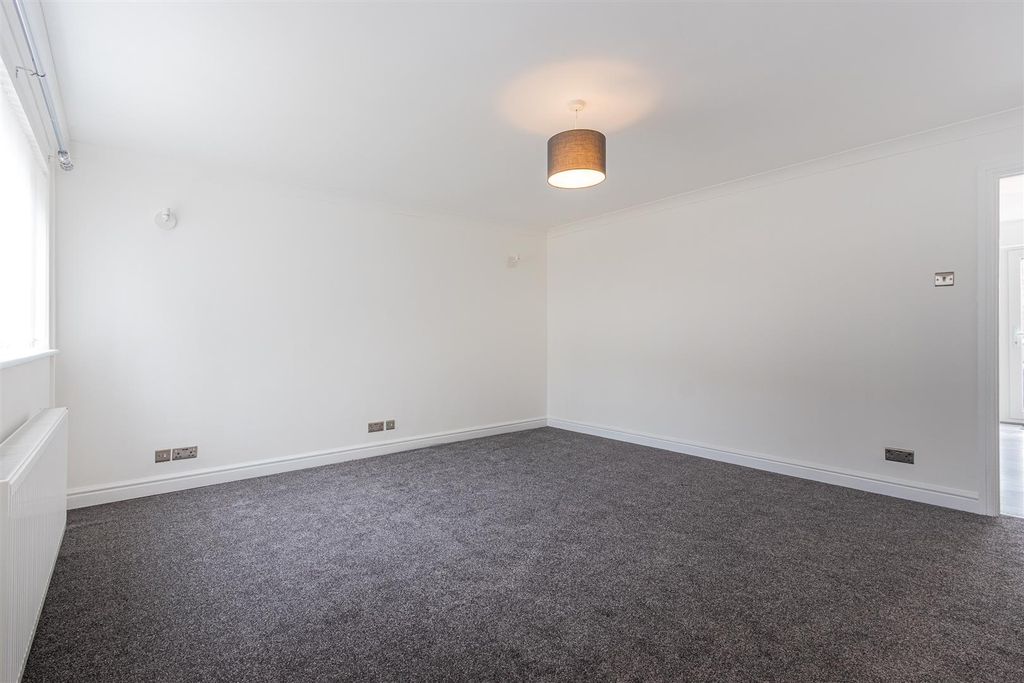 Property photo 2 of 18 The Hawthorns 184 (8 Of 19).Jpg