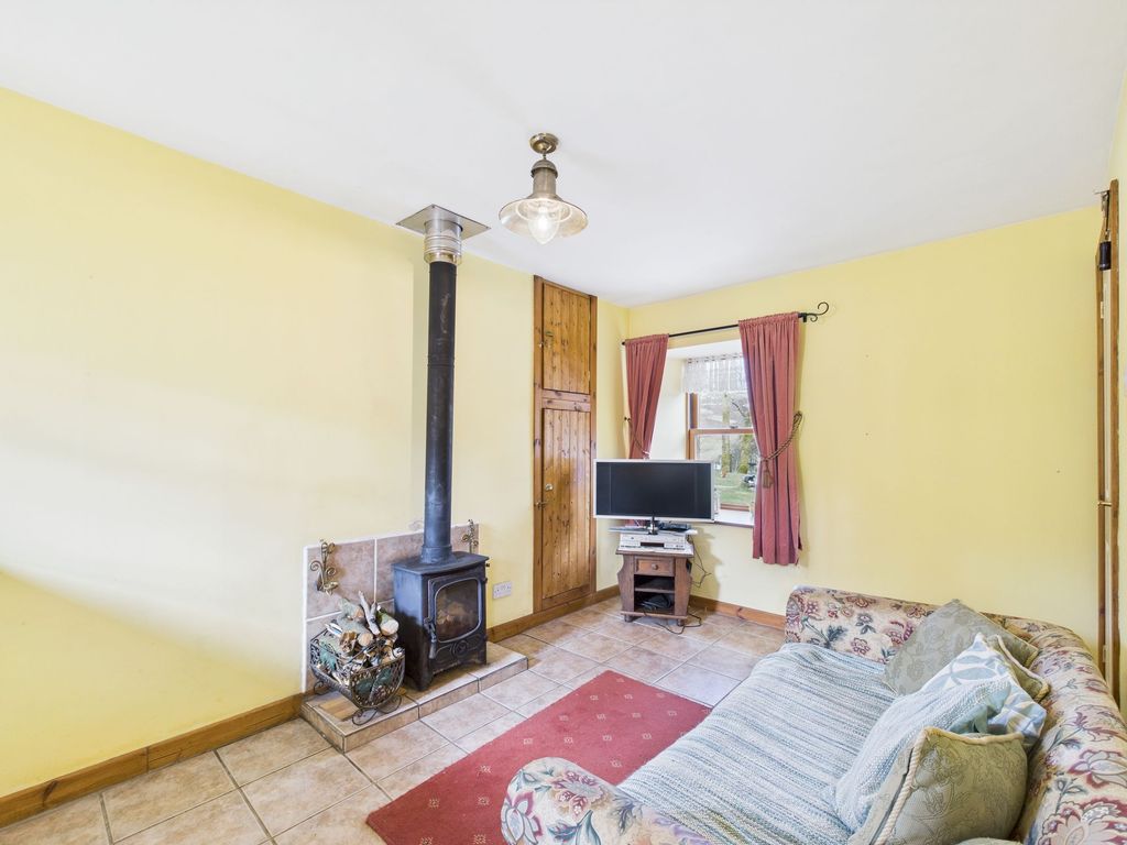 Property photo 2 of 9 Living Area